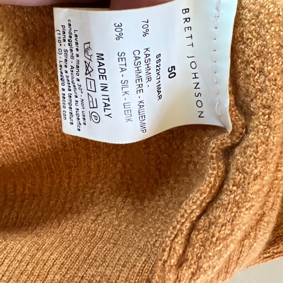 #2332 Brett Johnson Cashmere Round Neck Sweater size Medium - Picture 6 of 6